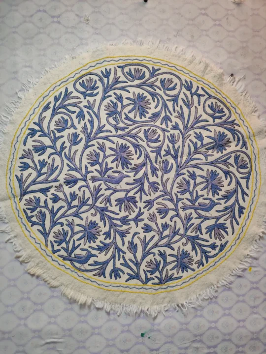 Kashmiri Hand Aari Embroidery Wool Round Namda (5ft)