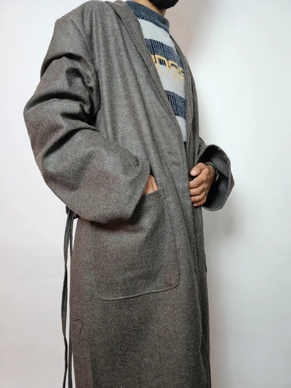 Plain Men Gown Lakeer Grey Kashmiri Tweed | Bathrobe for Winter - Image 2