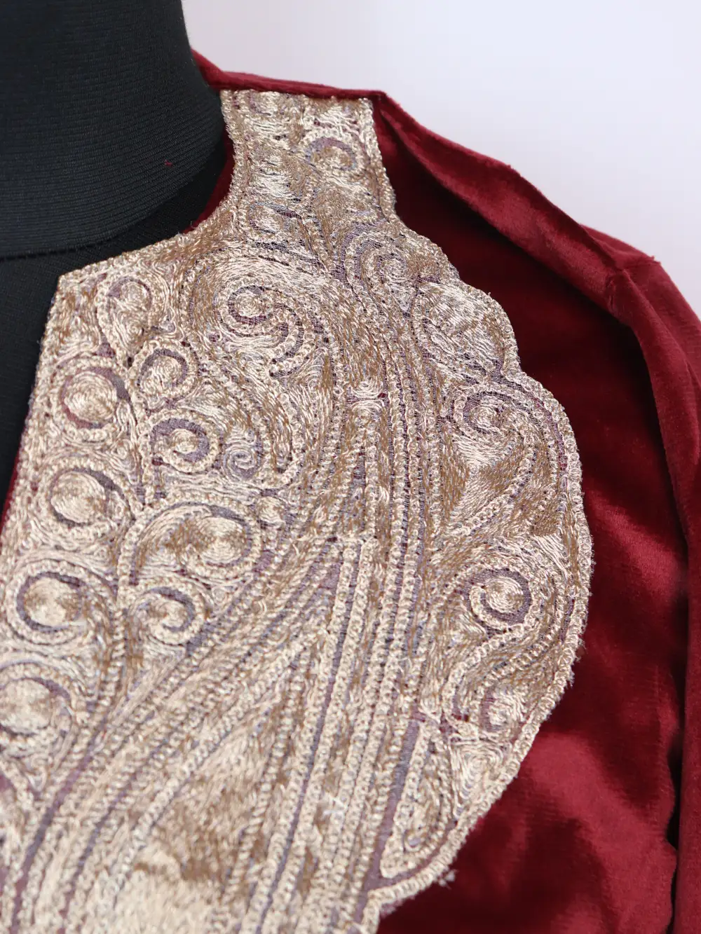 Shaziya Zari Tilla Work Maroon Loose Pheran in Velvet - Image 3