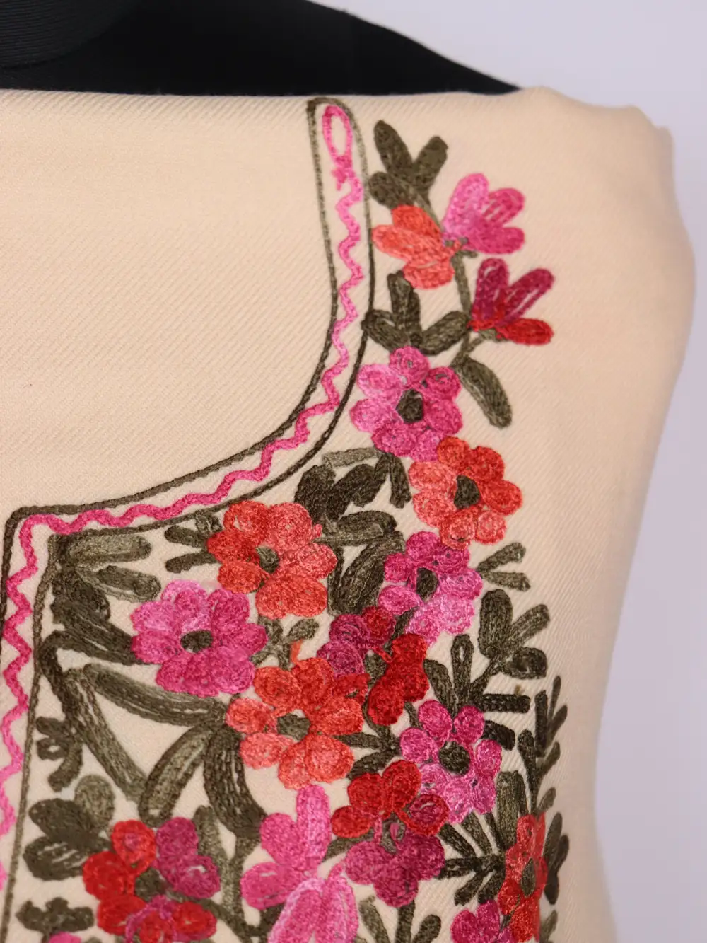 2pc Woolen Suit in Cashmilon Aari Embroidery Parveen - Image 3