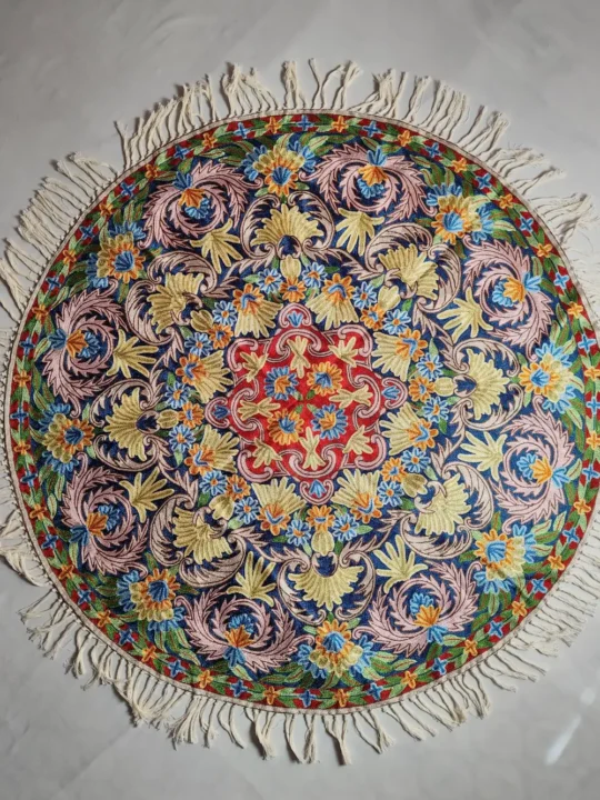Beautiful Kashmiri Round Carpet Rug with Hand Chain Stitch Embroidery 4 Feet