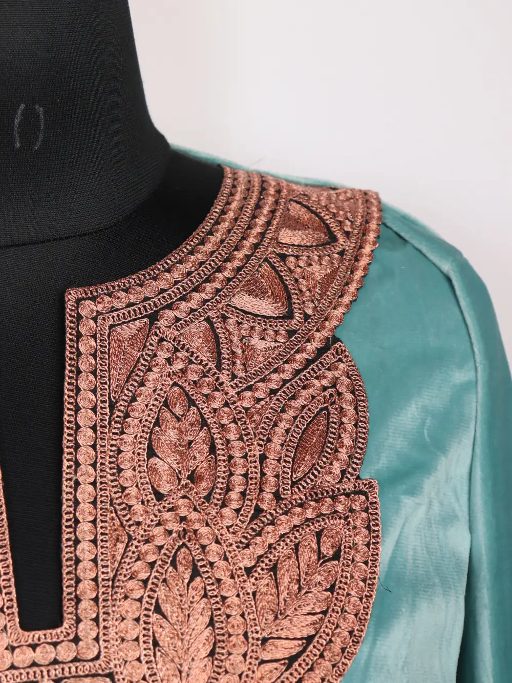 Party Wear Womens Blue Pheran Set in Velvet with Zari Tilla Embroidery - Image 3