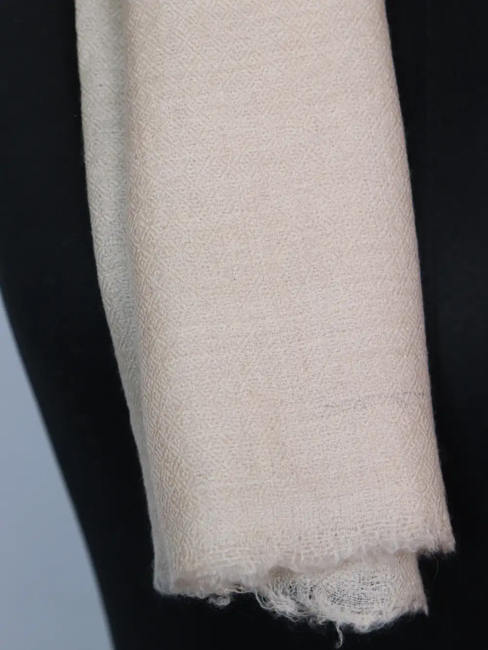 Chashme Bulbul Fawzia Pure Pashmina Muffler for Females - Image 2