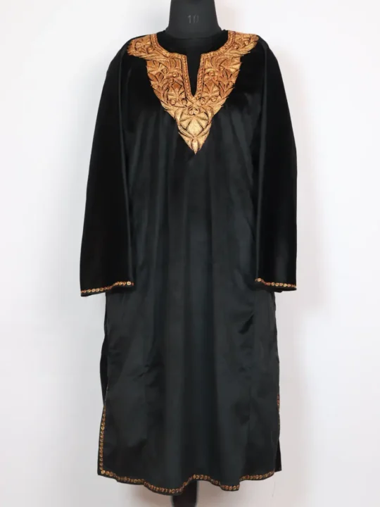 Black Mahjabeen Velvet Pheran with Aari Work