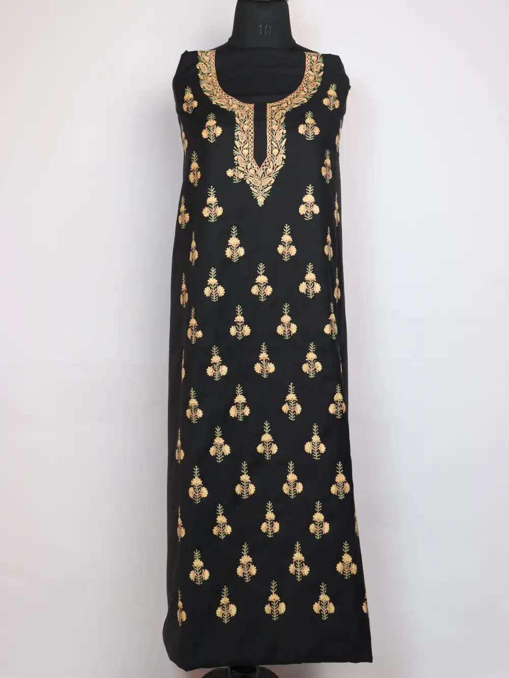 Black Booti Hand Aari Embroidery Yasira 2pc Suit in Spun