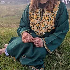 Women’s Kashmiri Pherans – Raffal & Sozni