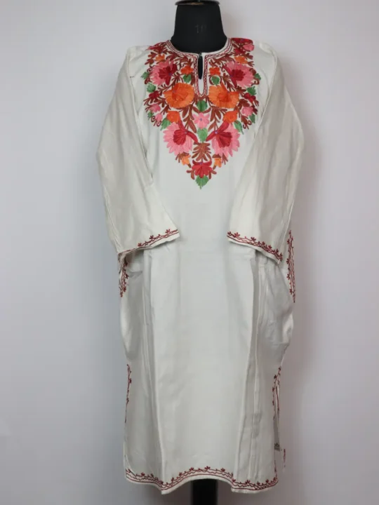 White Pheran with Aari Embroidery in Cashmilon Wool Rekhta-e-Rooh