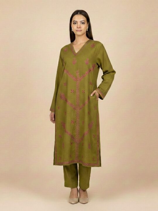 Green Pure Wool Pheran With Hand Sozni Work