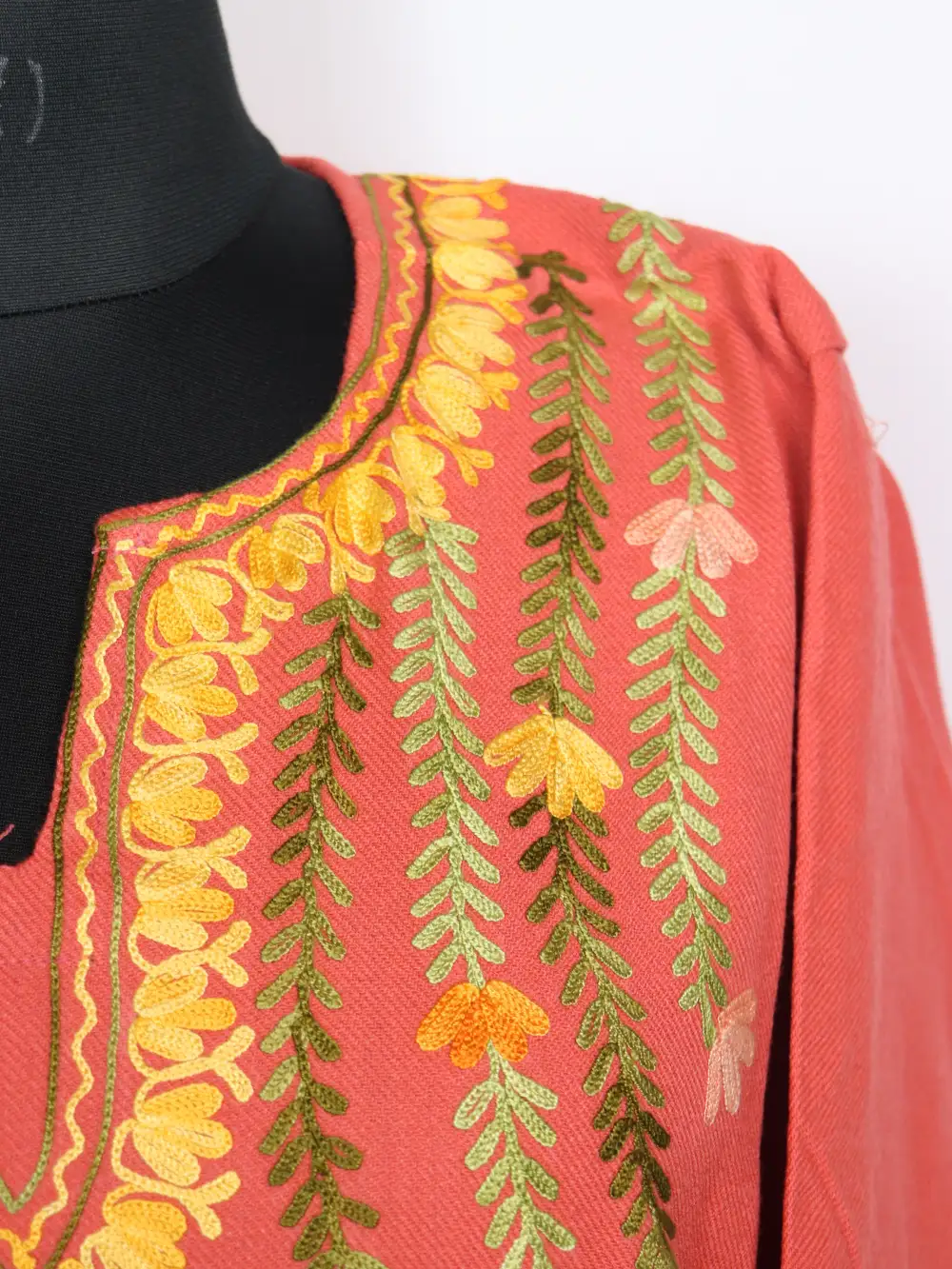 Cashmilon Wool 2pc Zairah Pink Pheran Set with Aari Embroidery - Image 3