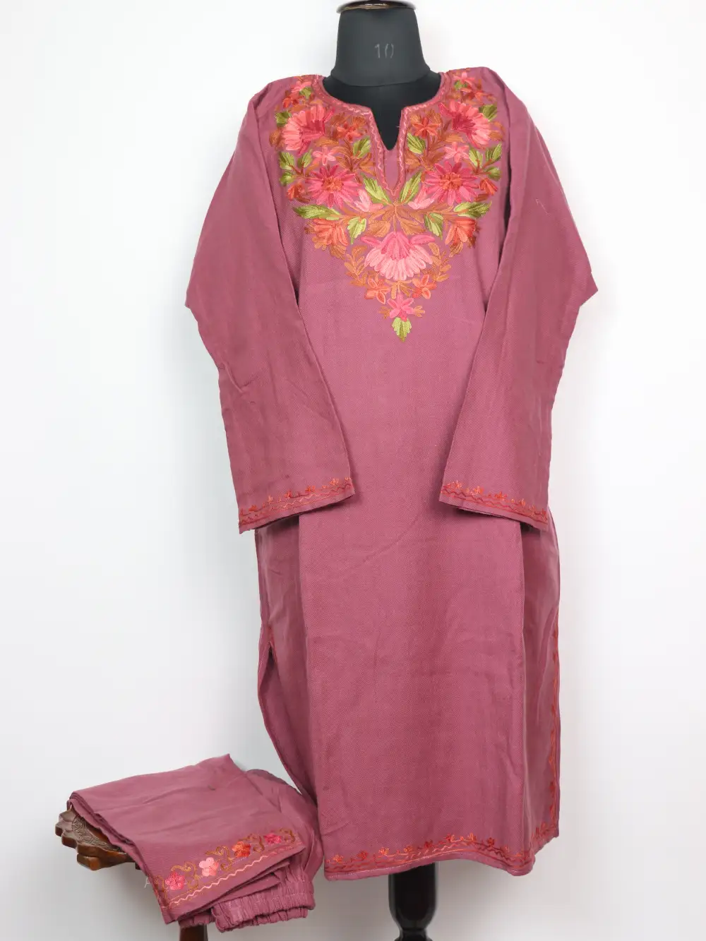 Loose Arbeen Light Purple Cashmilon Wool 2pc Pheran Set with Aari Work