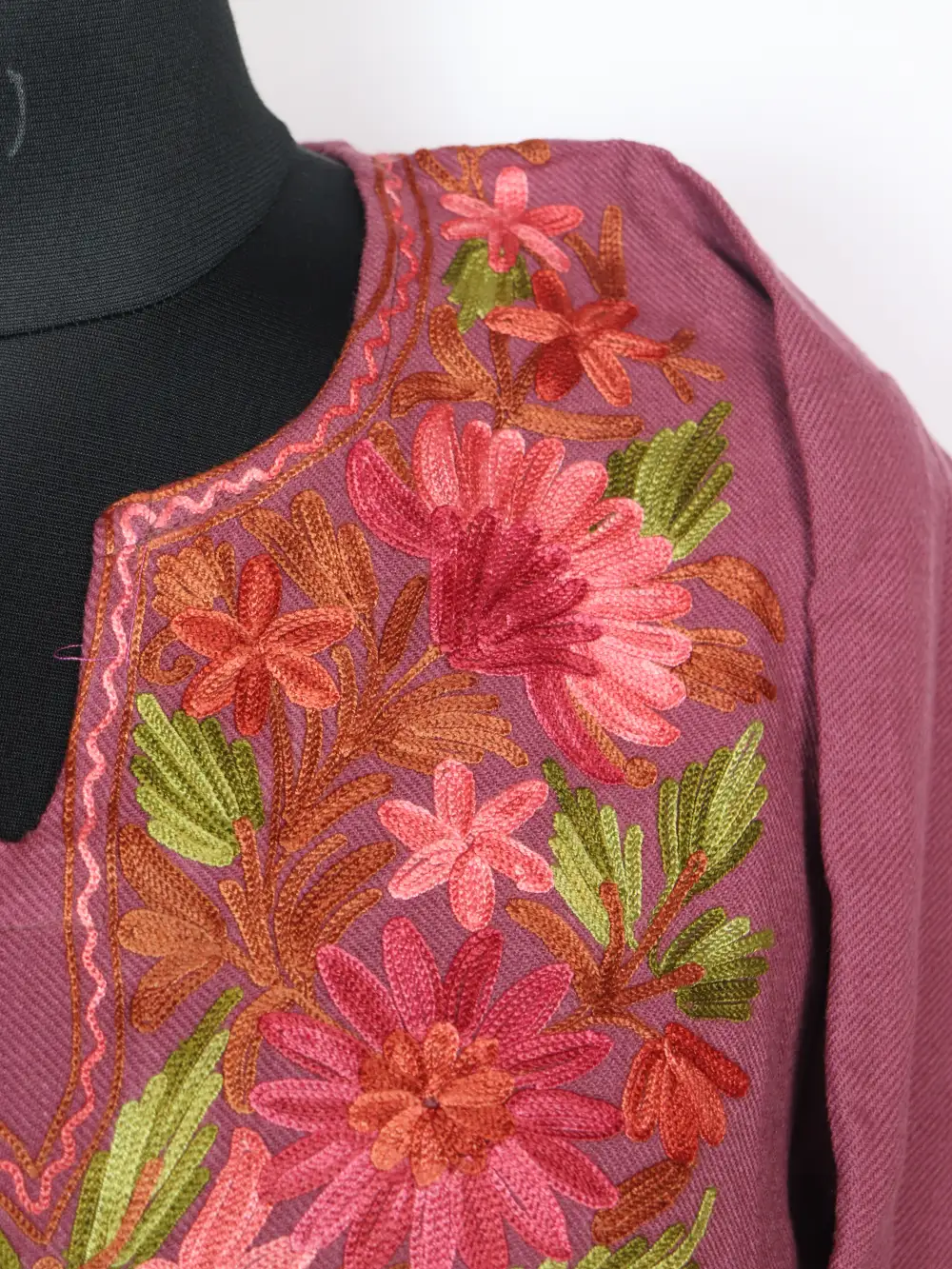 Loose Arbeen Light Purple Cashmilon Wool 2pc Pheran Set with Aari Work - Image 3