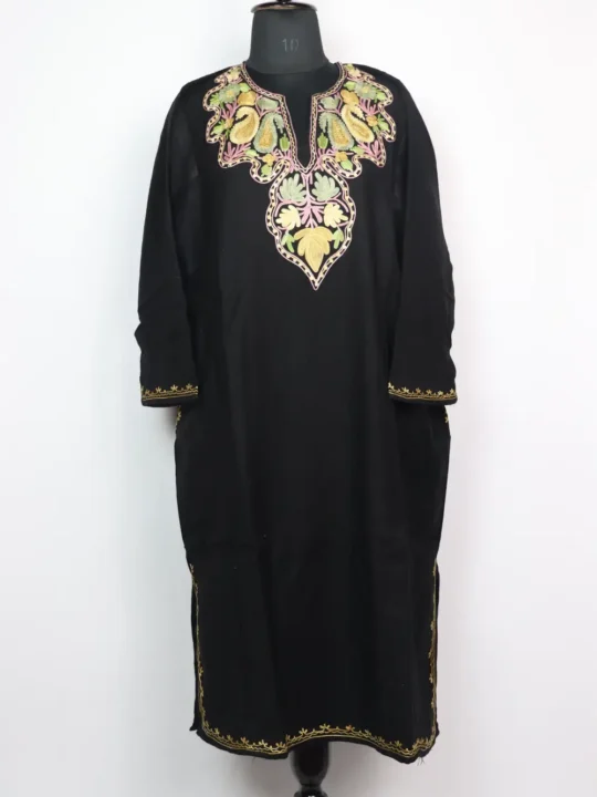 Rihanah Black Loose Cashmilon Wool Pheran with Aari Embroidery
