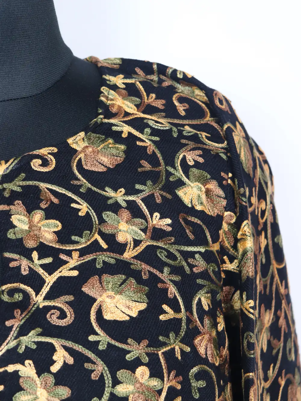 Front Back All-Over Aari Work Pheran in Black Cashmilon Wool Gauhar - Image 3