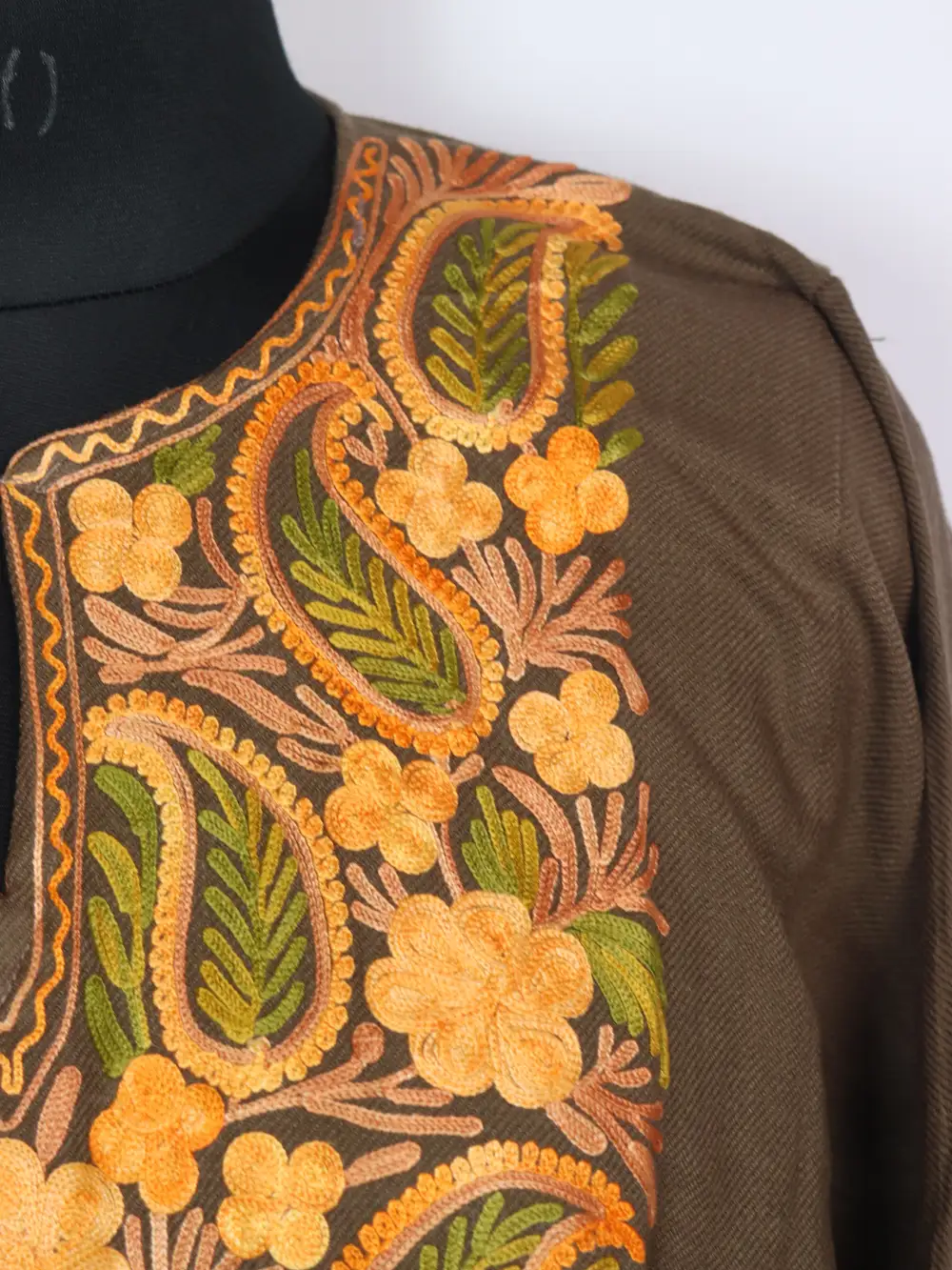 Cashmilon Wool Saniyah Beige Pheran with Aari Embroidery - Image 3