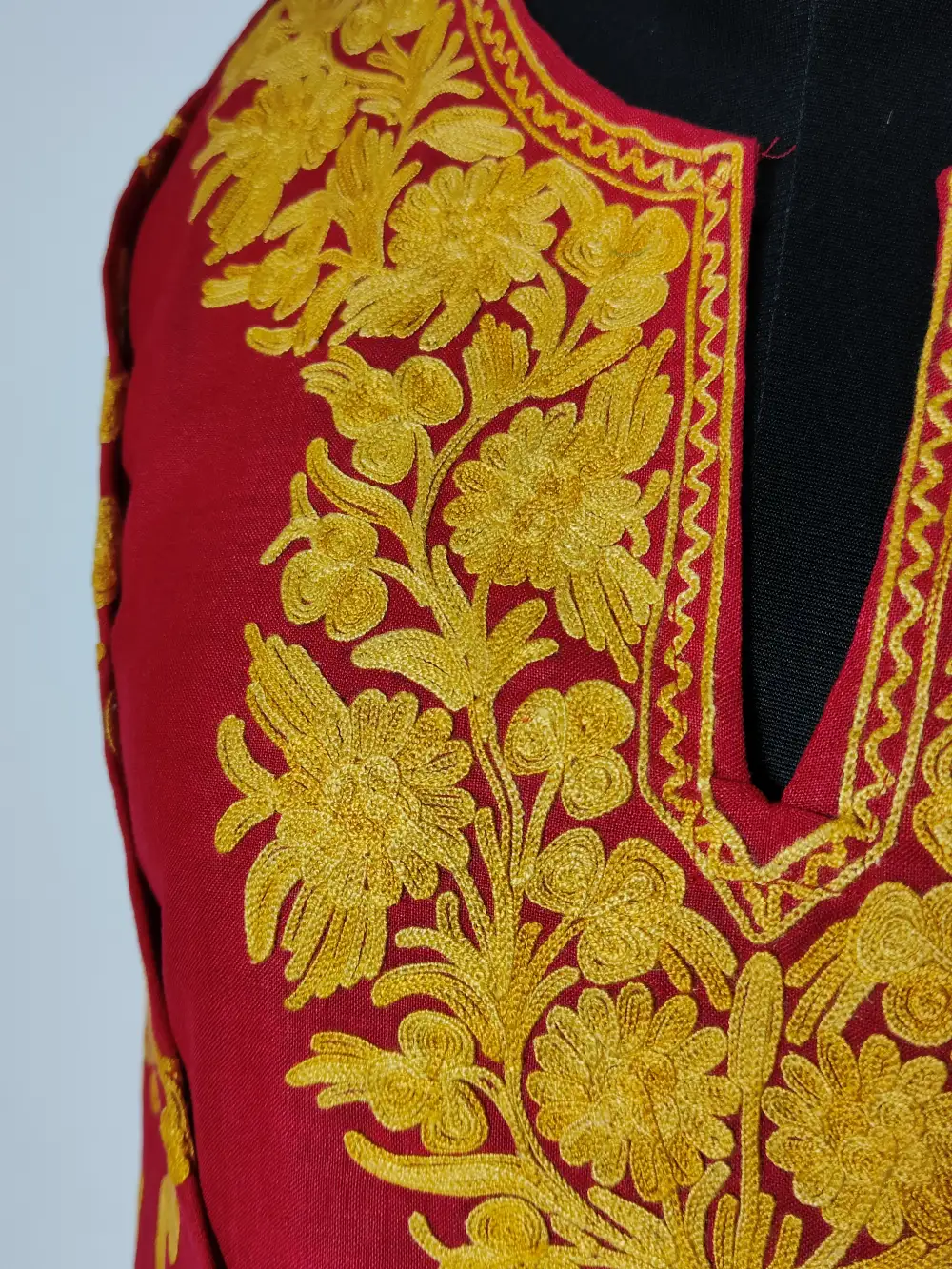 Cotton Maroon Zainab Long Kurti With Aari Sleeve Embroidery - Image 3