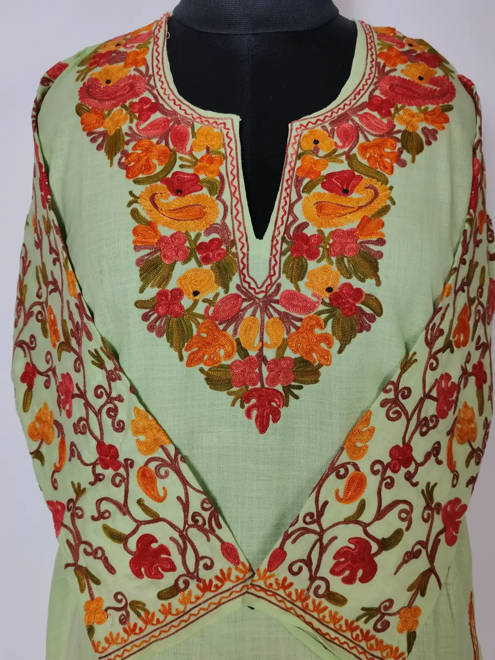 Cotton Pastel Green Short Kurti Anha With Aari Sleeve Embroidery - Image 2
