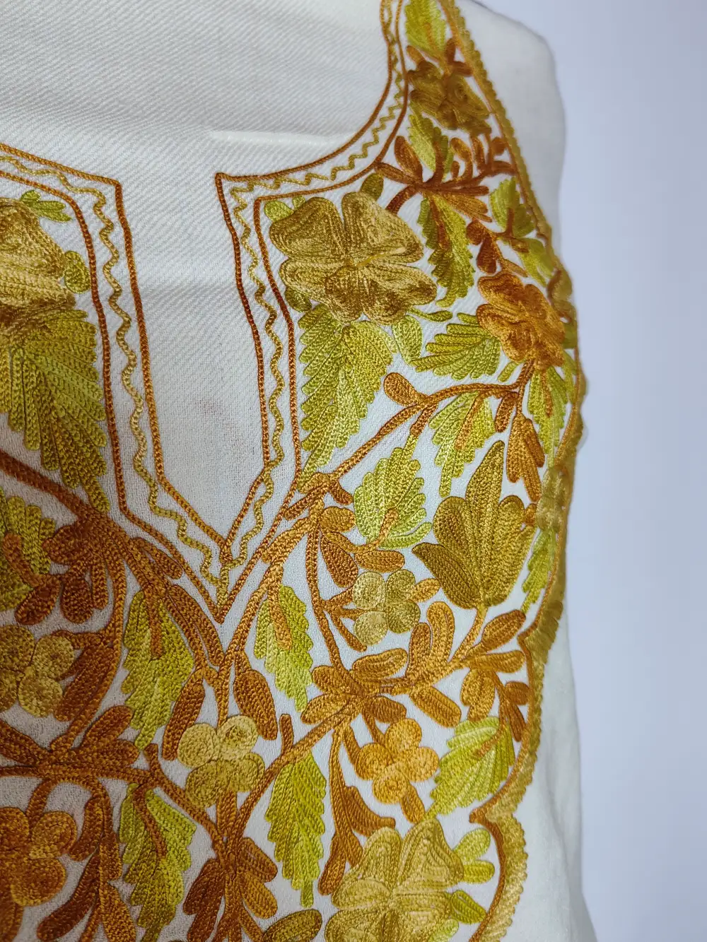 White Samreen Polywool 3pc Unstitched Suit Fabric with Aari Embroidery - Image 3