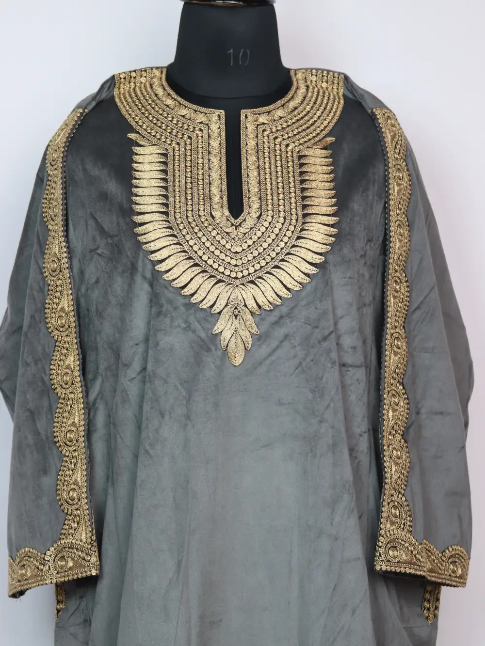 Norein Dark Grey Velvet 3pc Loose Pheran Set Zari Tilla Embroidery - Image 2