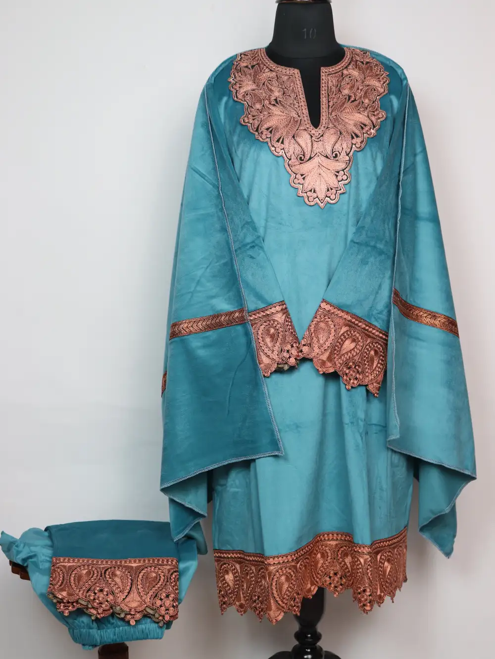 Qismat Velvet 3pc Loose Sea Green Pheran Set Zari Tilla Embroidery