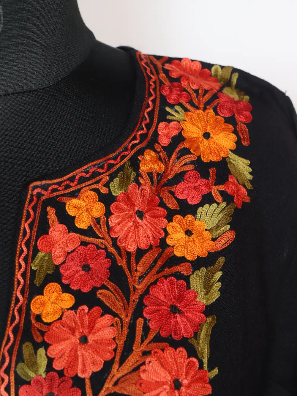 Aliyah Black Cashmilon Wool Pheran with Aari Work - Image 3