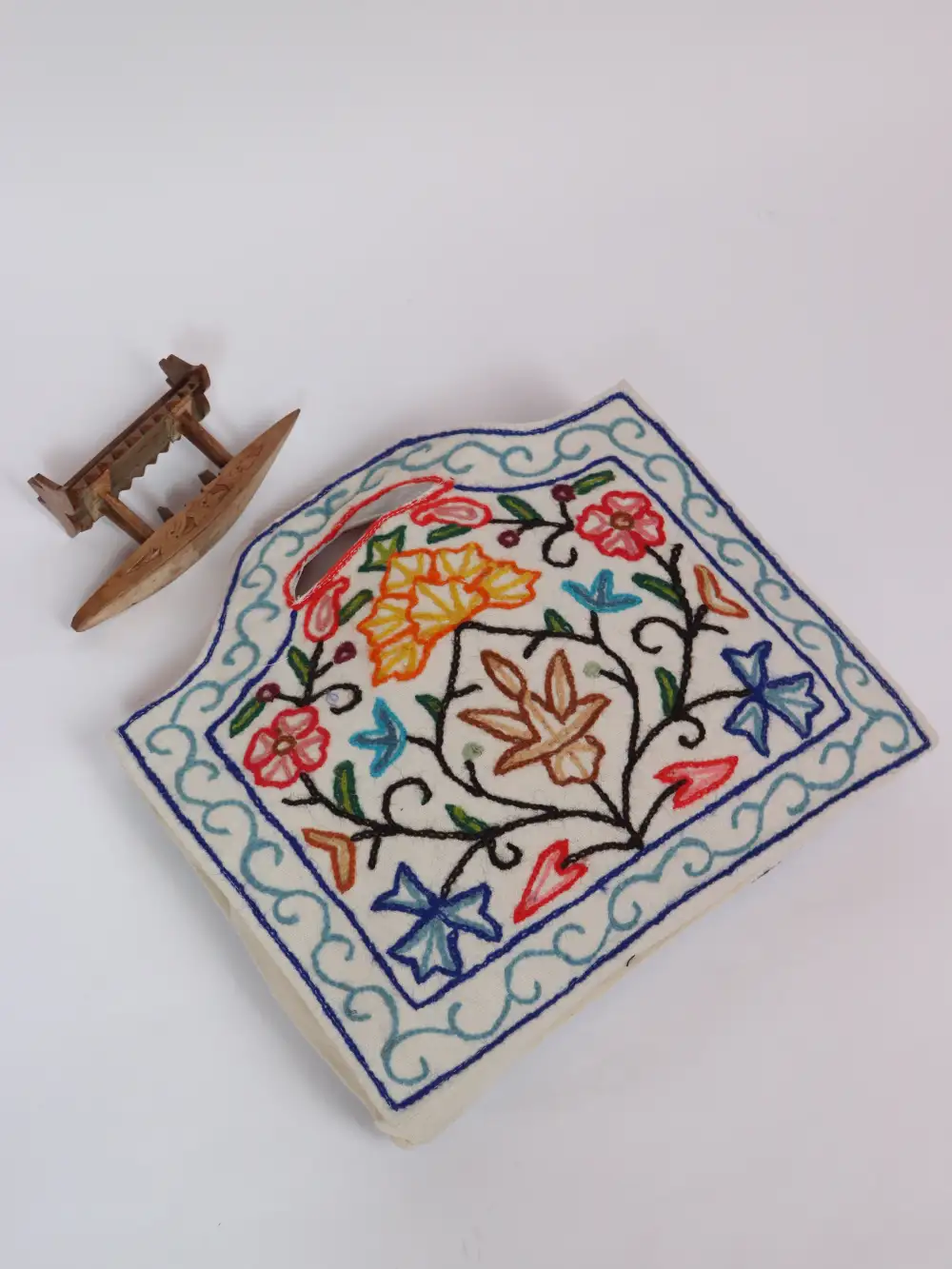 Kashmiri White Cotton Handbag with Hand Crewel Embroidery