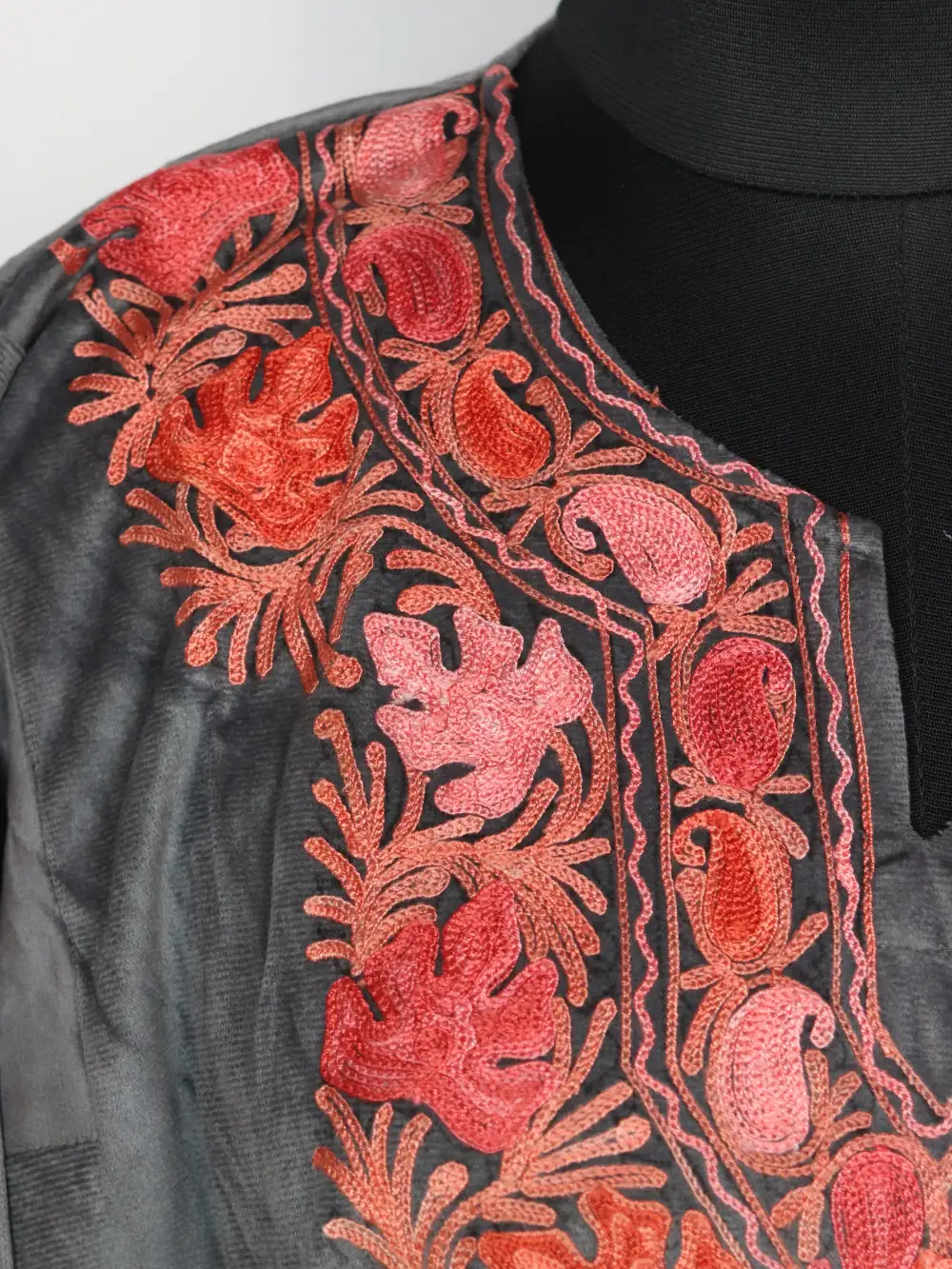 Kashmiri Hena Aari Work Grey Loose Pheran in Velvet - Image 3