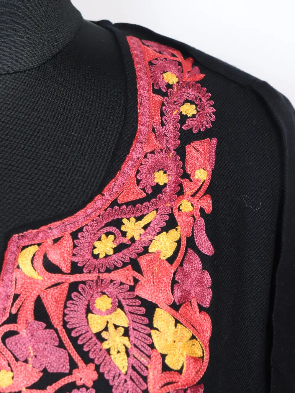 Aari Embroidered Zoya Black Pheran in Cashmilon Wool - Image 3