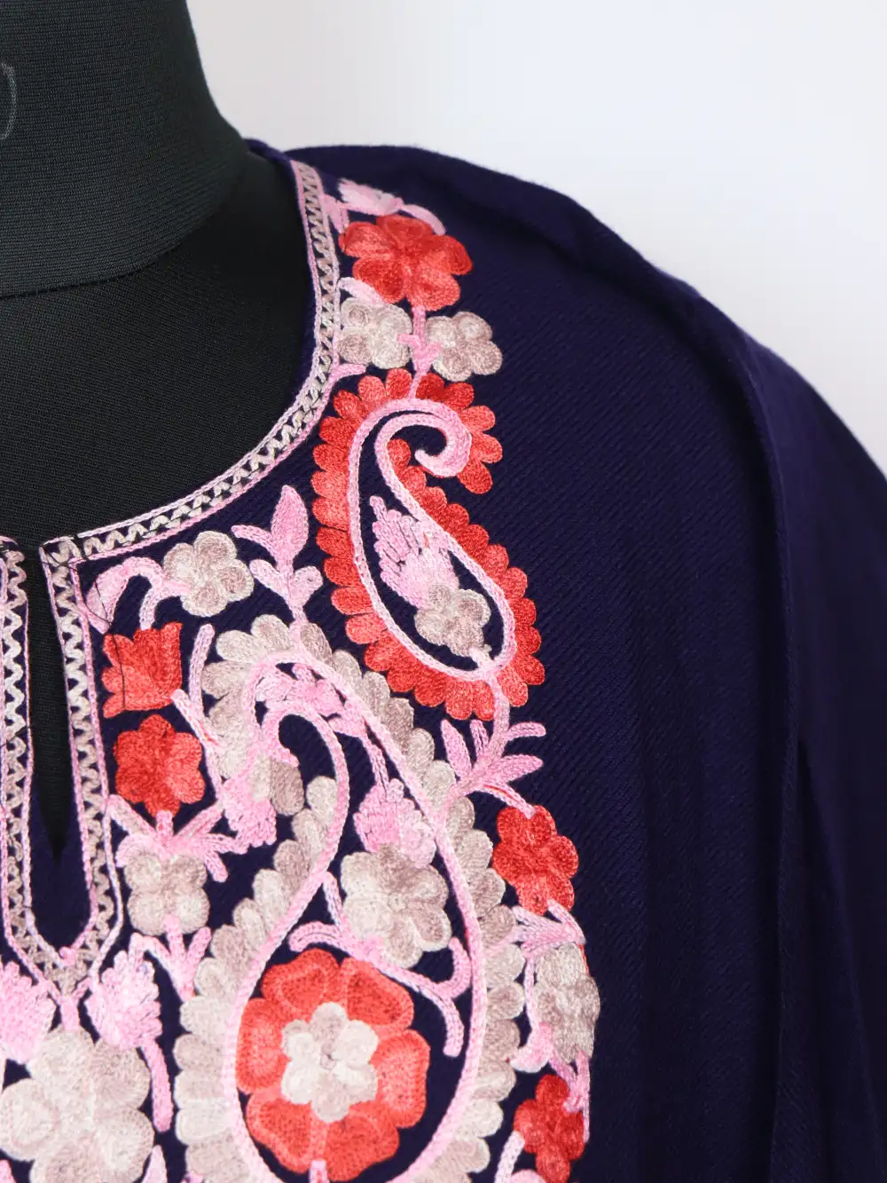 Gulrez Navy Blue Cashmilon Wool Pheran with Aari Embroidery - Image 3
