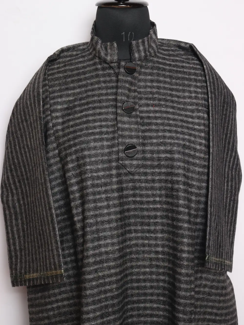 Lakeer Dark Grey Kashmiri Pheran in Tweed Wool - Image 2