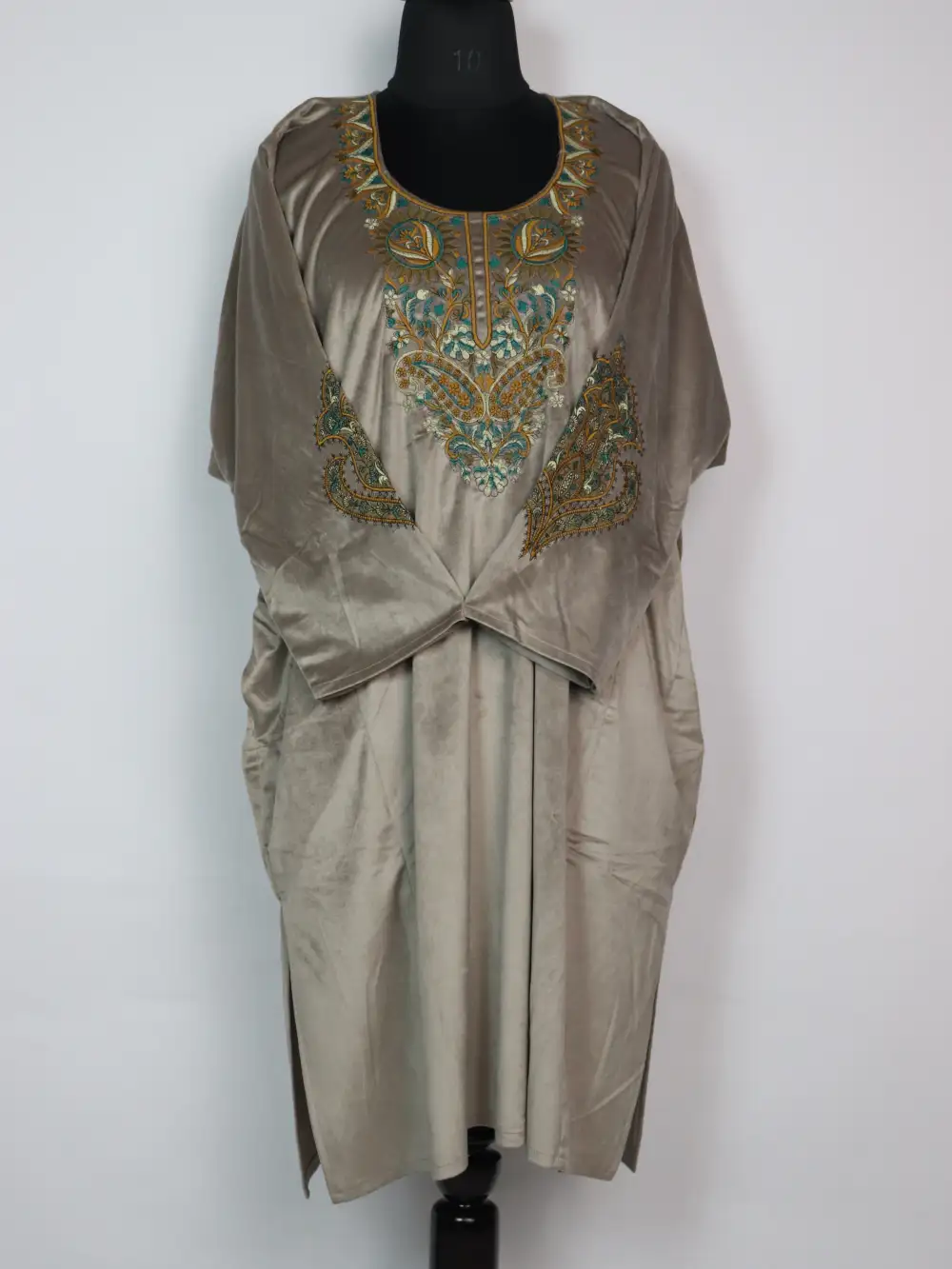 Rahat Loose Grey Sozni Work Velvet Pheran