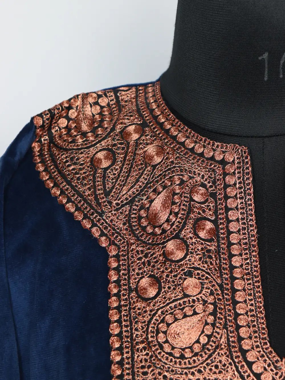 Eshal Royal Blue Velvet 3pc Loose Pheran Set Zari Tilla Embroidery - Image 3