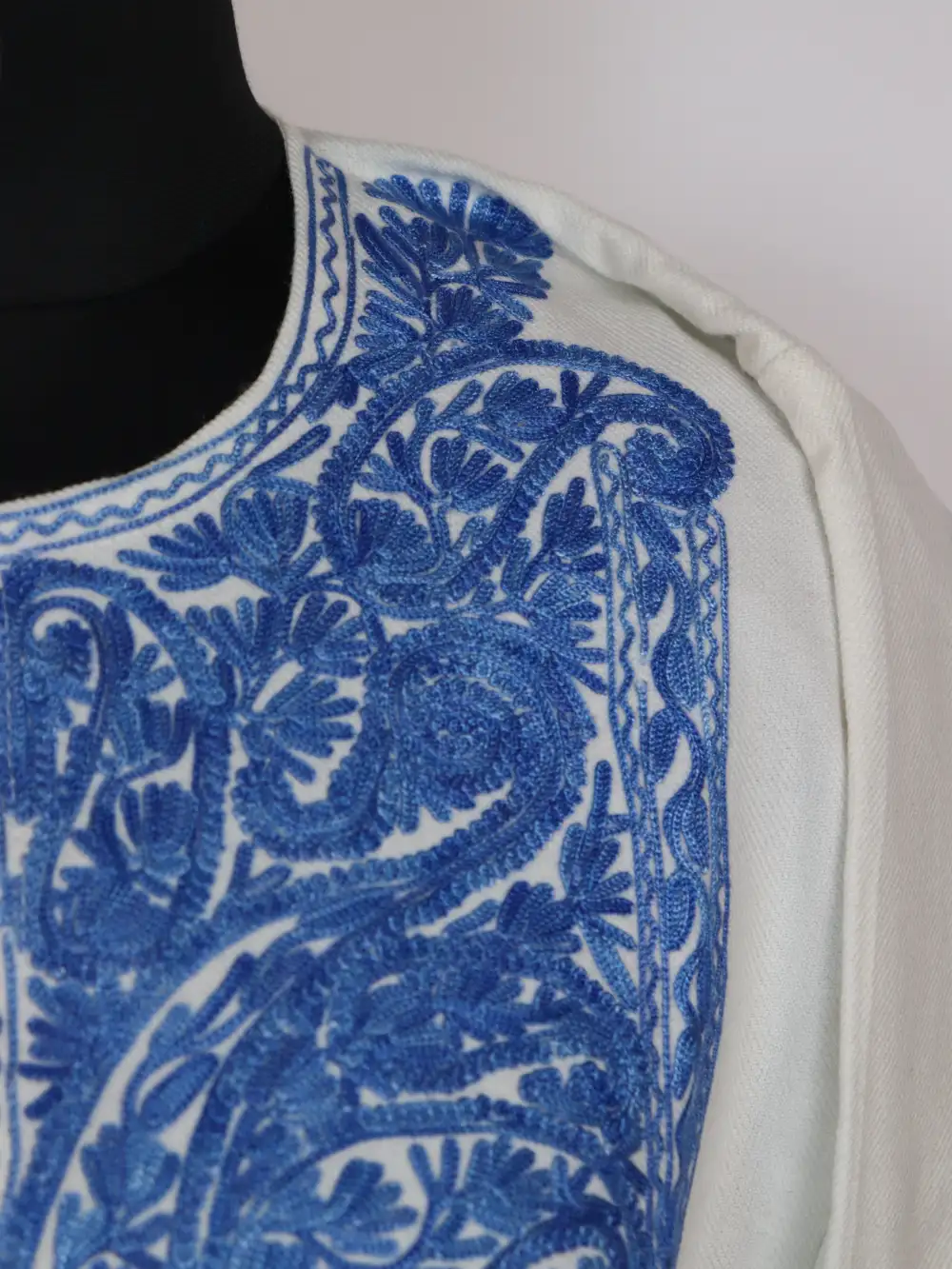 White Cashmilon Wool Pheran with Aari Work Sara - Image 3