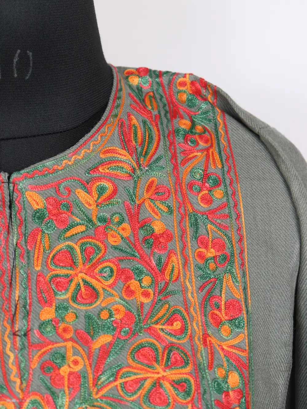 Cashmilon Wool Grey Pheran with Aari Work Farya - Image 3