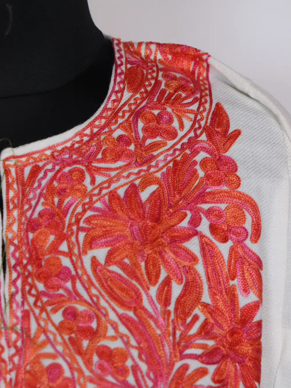 Sana White Cashmilon Wool Pheran with Aari Work - Image 3