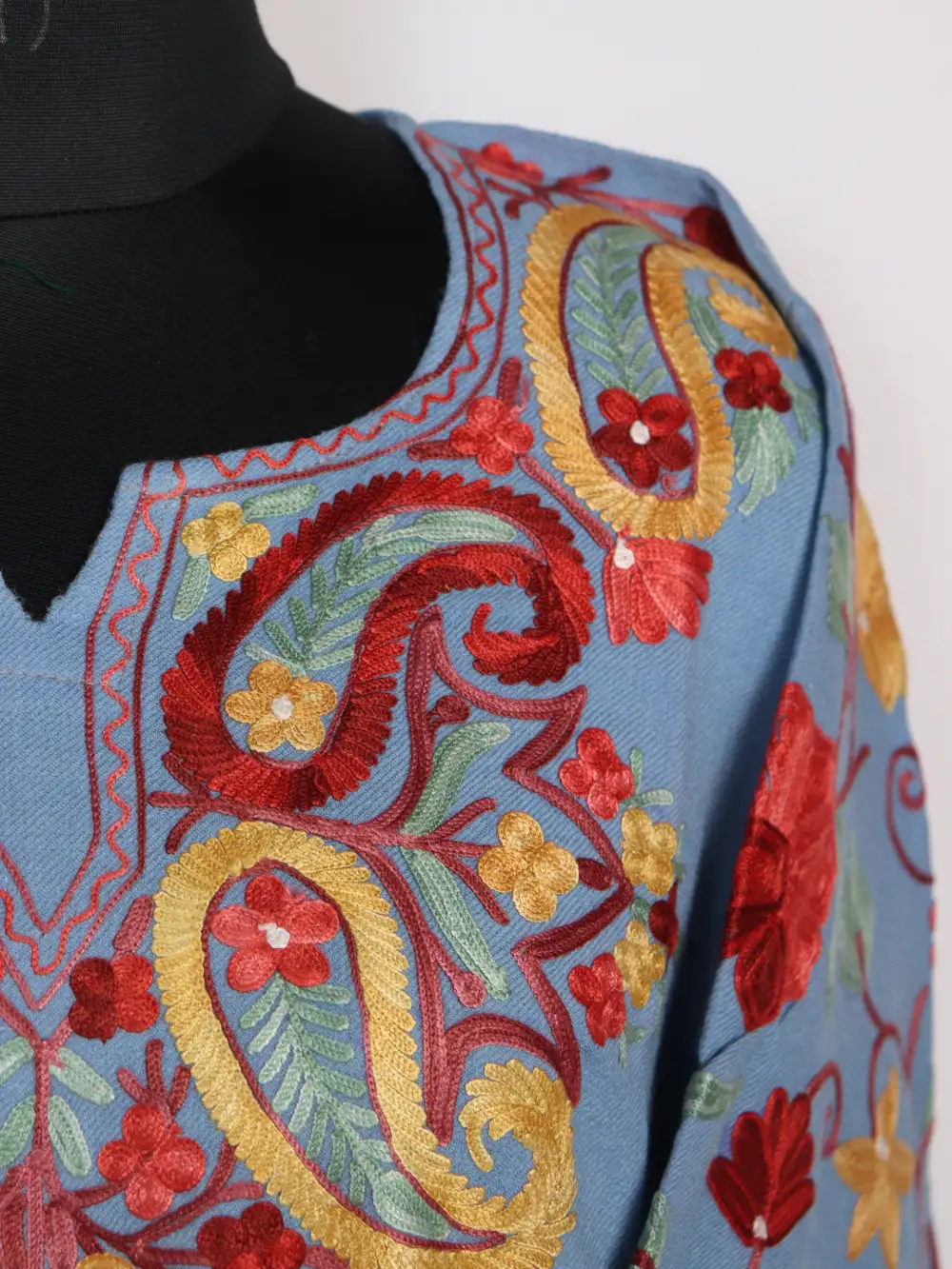 Bushra Dark Grey Loose Pheran Raffal Wool with Sleeve Jaal Aari Work - Image 3