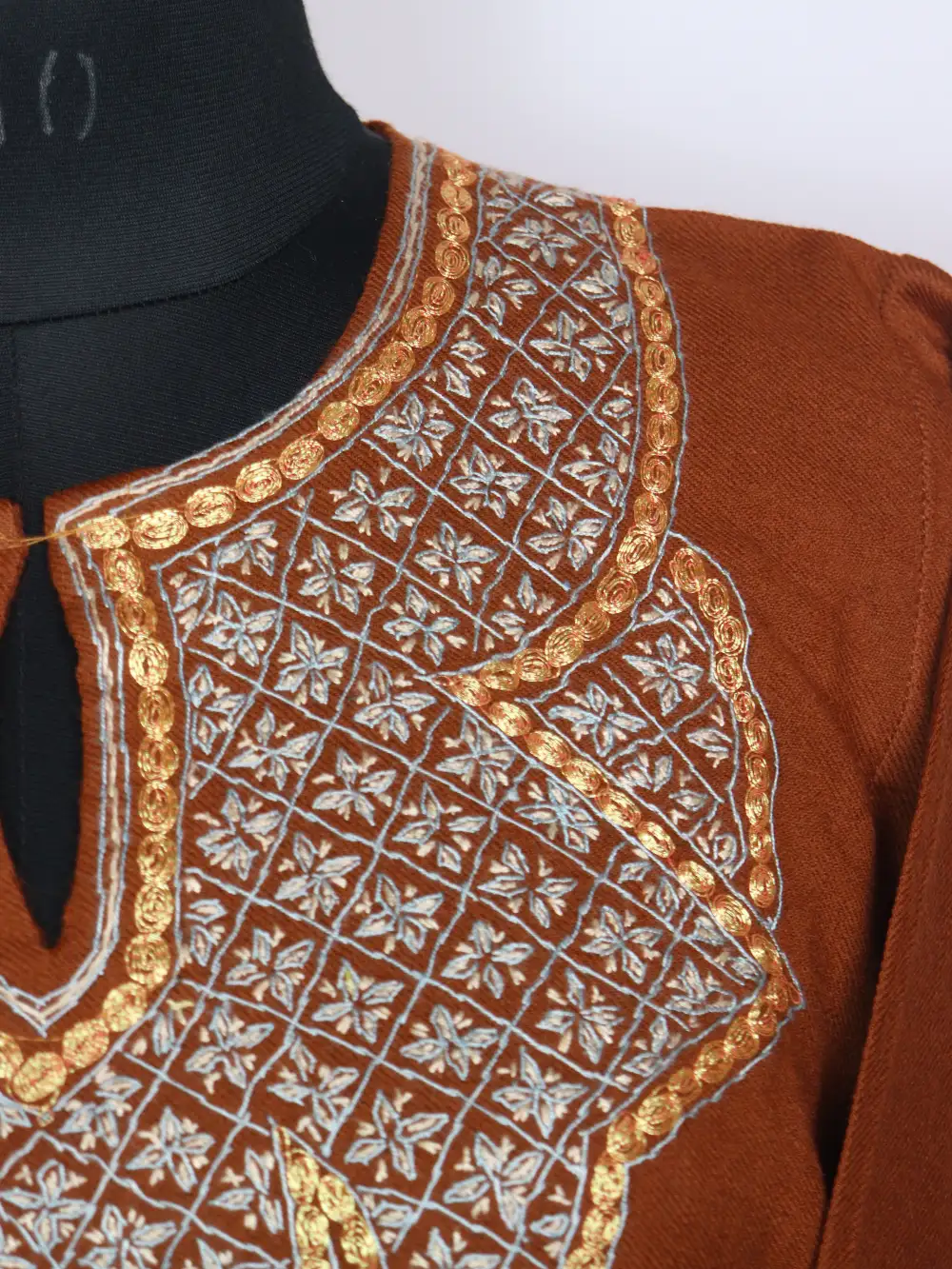 Rustic Brown Raffal Wool Pheran with Hand Sozni Tilla Work Sana - Image 3