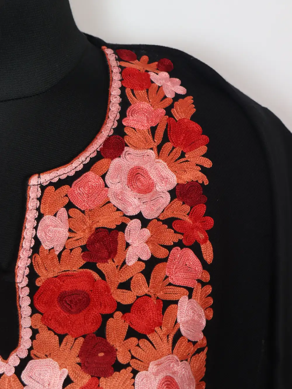 Black Cashmilon Wool Pheran with Aari Embroidery Hazratbal - Image 3