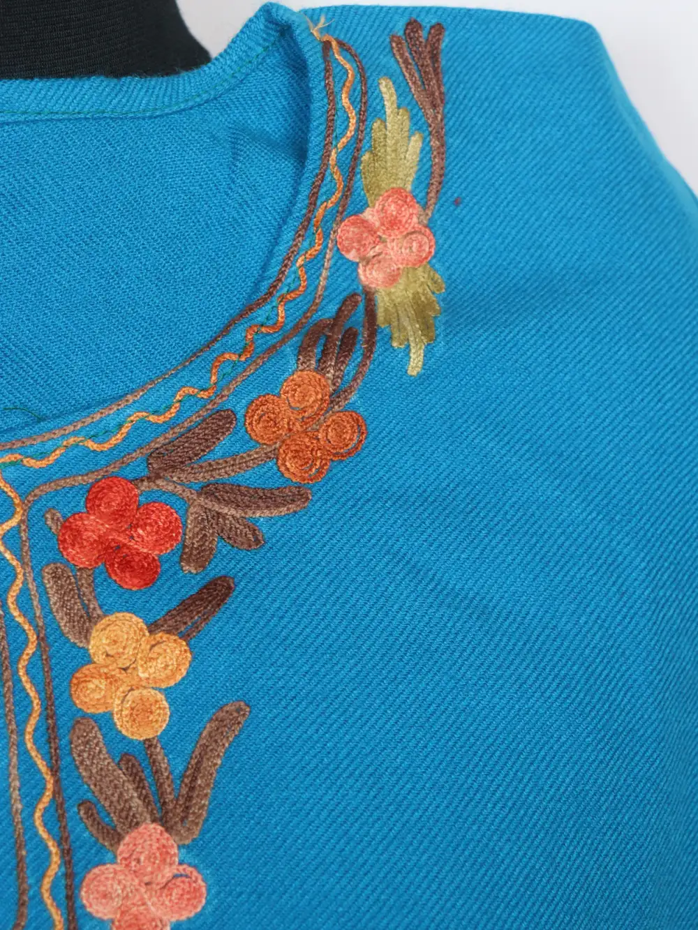 Ferozi Pheran Embroidered with Booti Aari in Cashmilon Wool Zoya - Image 3