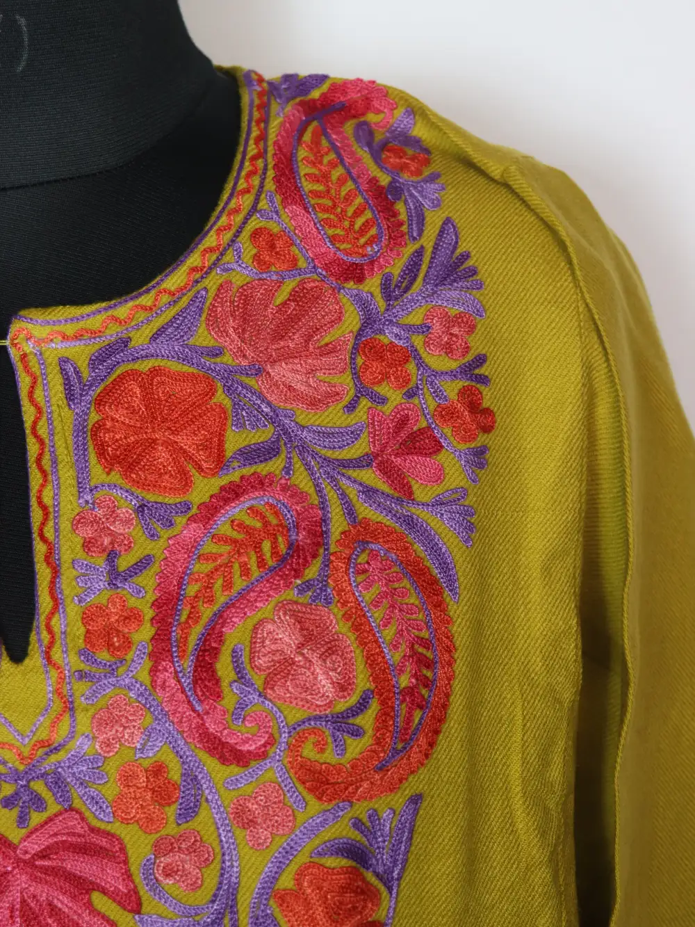 Mehndi Green Cashmilon Wool Pheran Dress with Ulfat Aari Embroidery - Image 3