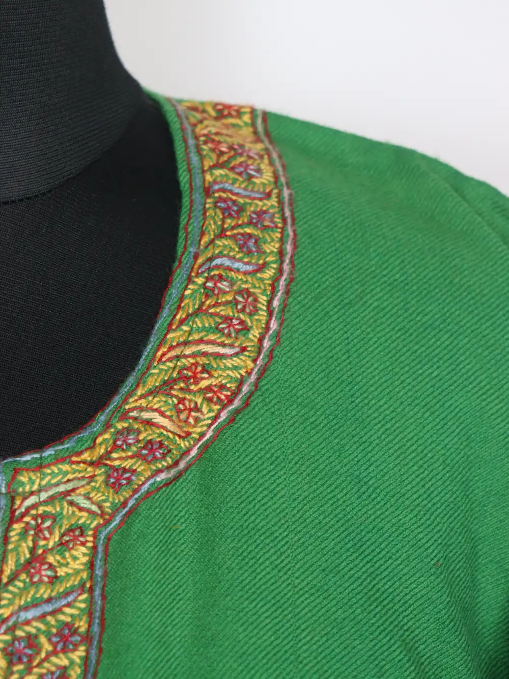 Woolen Green Pheran with Hand Sozni Embroidery in Raffal Safa - Image 3