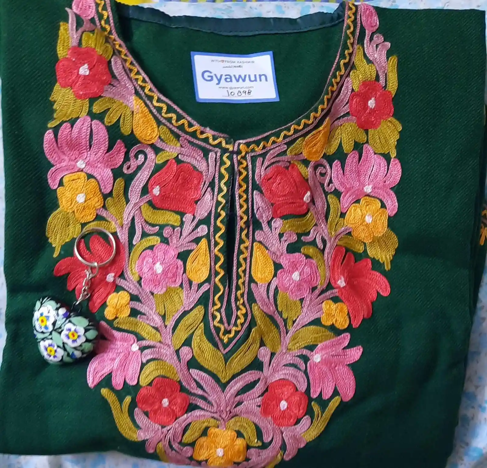 Stylish Jasmine Green Cashmilon Pheran with Artistic Aari Embroidery - Image 3