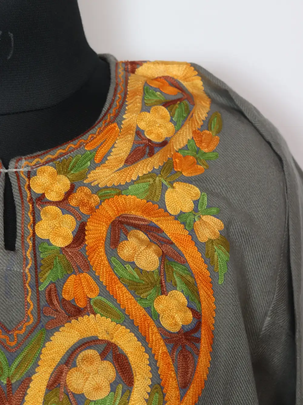 Grey Pheran Soura in Cashmilon Wool Embroidered with Aari - Image 3