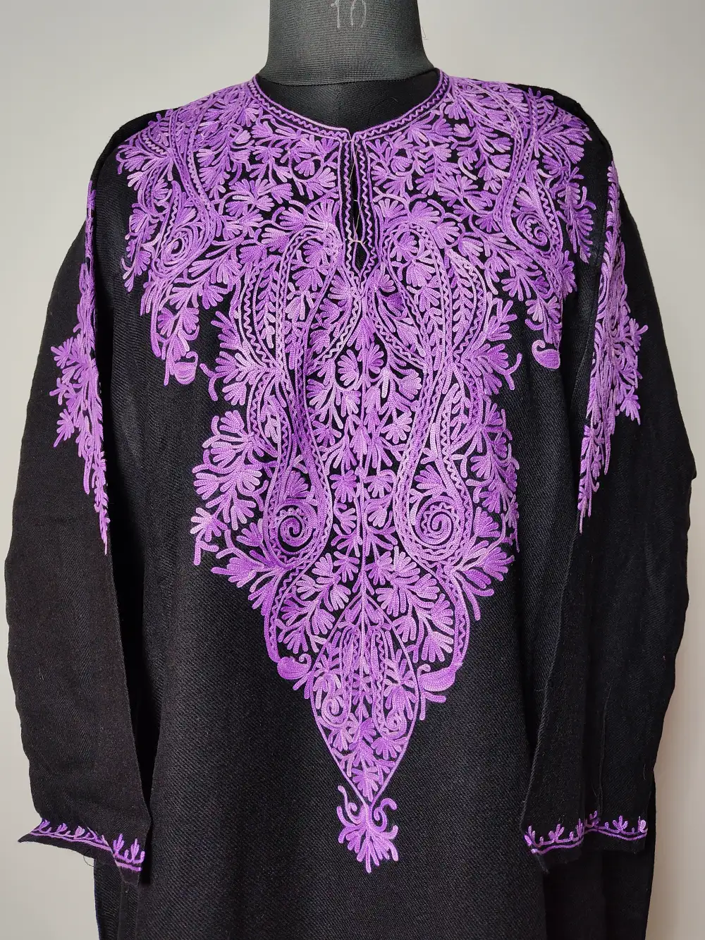 Saiyara Black Cashmilon Wool Pheran with Purple Aari Embroidery - Image 2