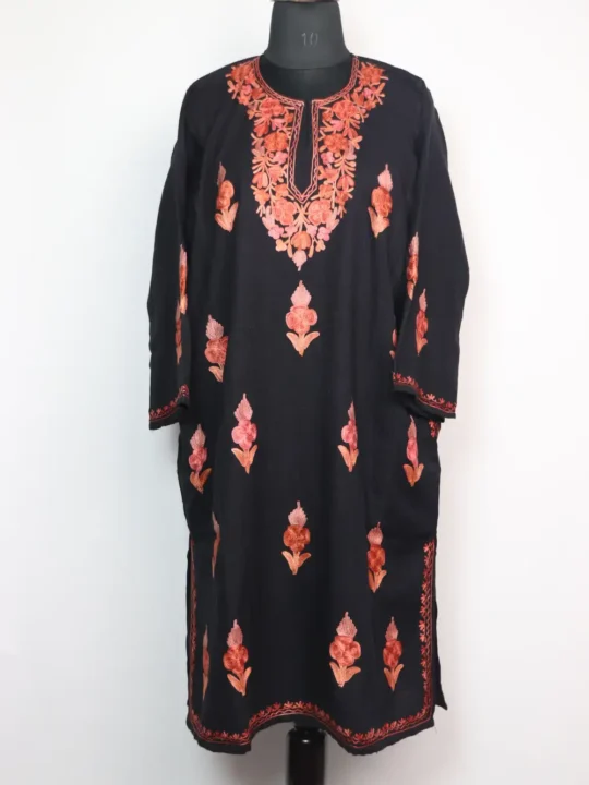 Woolen Black Pheran Hadia in Cashmilon with Booti Aari Work