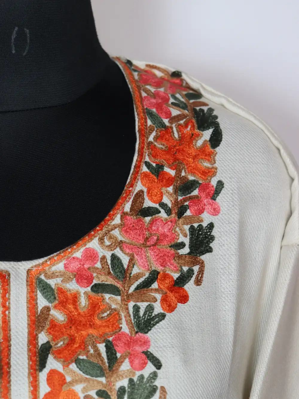 Cashmilon Woolen White 3pc Kurta Set with Aari Embroidery - Image 3