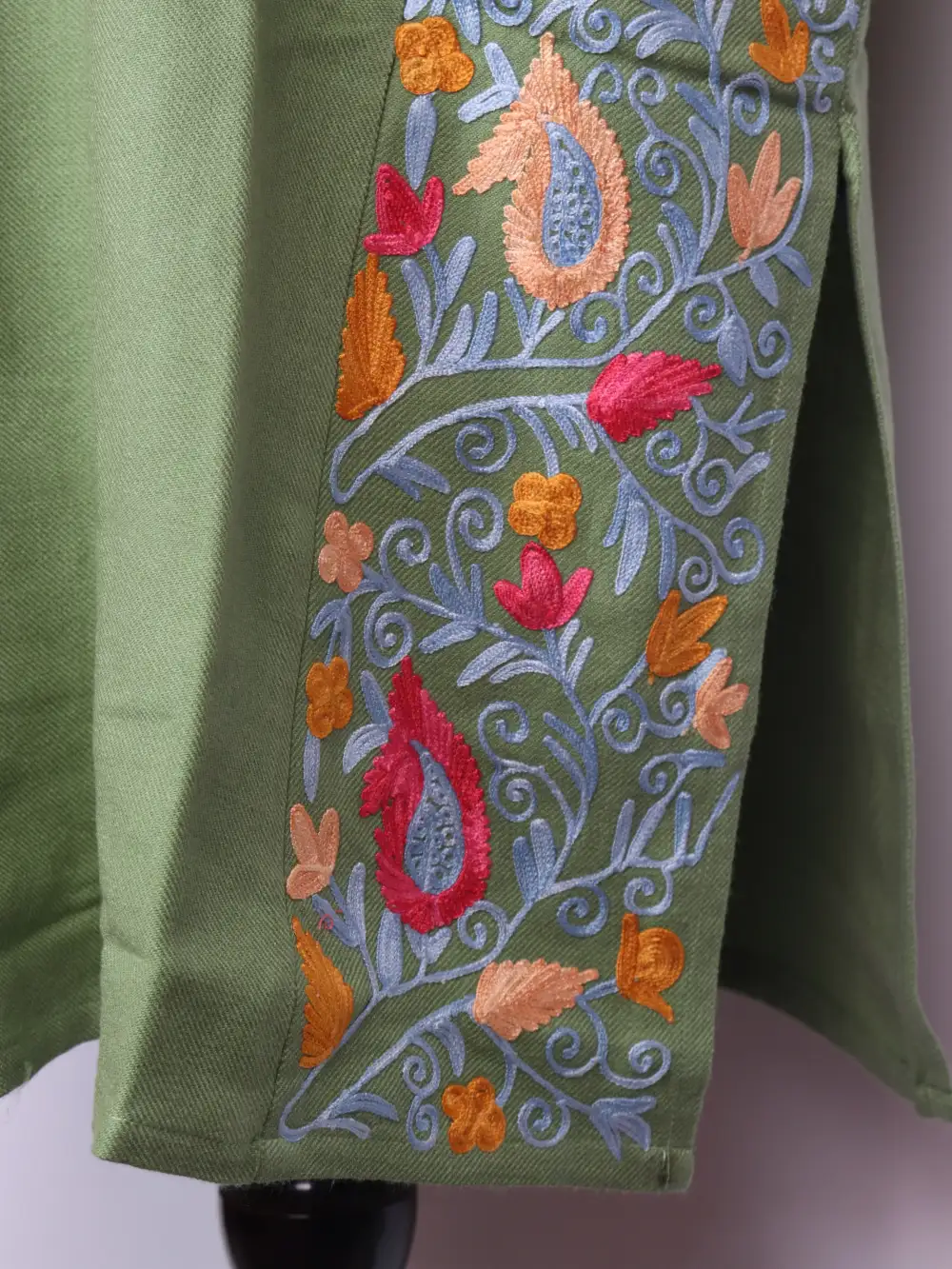 Aabshar Pheran in Pastel Green with Aari Embroidery in Cashmilon Wool - Image 4