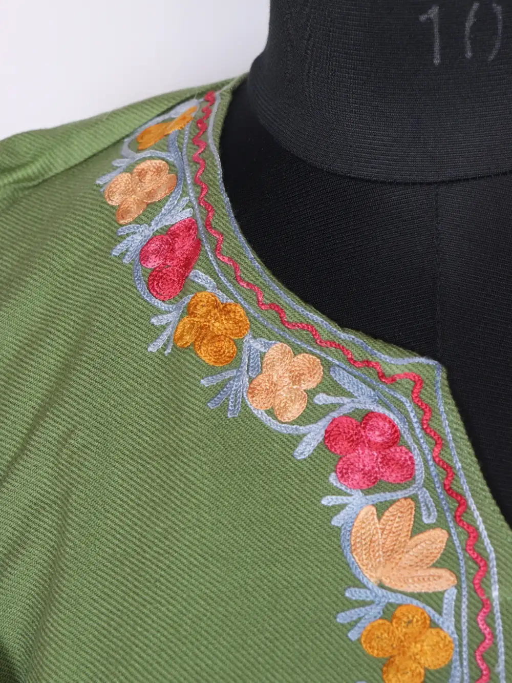 Aabshar Pheran in Pastel Green with Aari Embroidery in Cashmilon Wool - Image 3