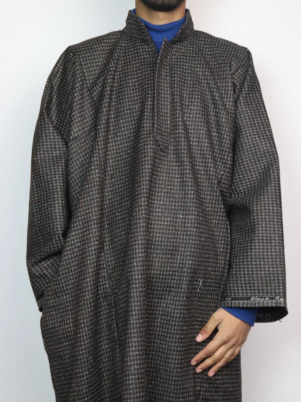 Black Kashmiri Pheran in Tweed Behroz - Image 2