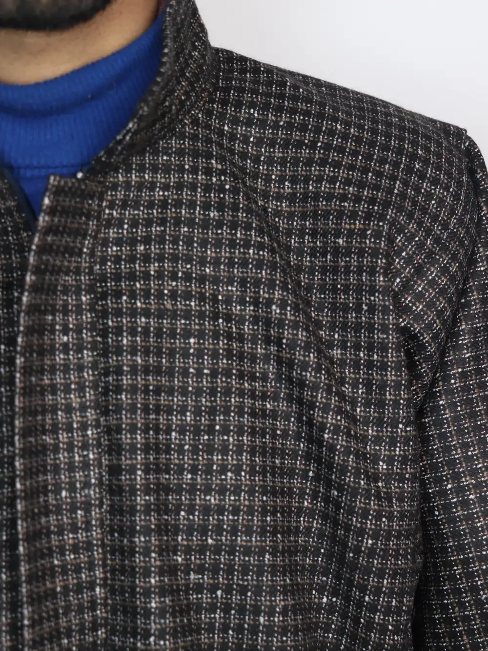 Black Kashmiri Pheran in Tweed Behroz - Image 3