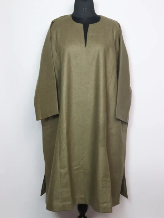 Brown Premium Tweed Loose Pheran with Behtreen Aari Work